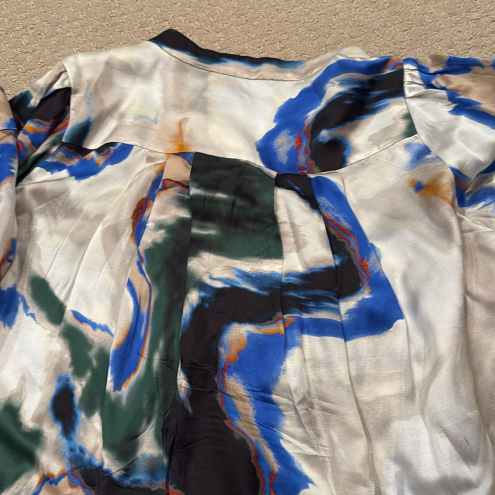 Silk Abstract Pattern Blouse - Picture 5 of 6